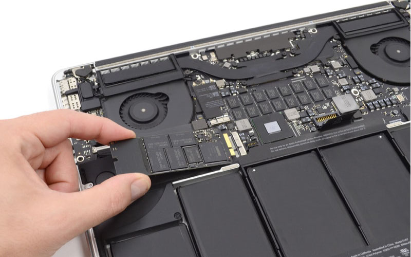 Nhân viên bắt đúng bệnh, sửa chữa mọi lỗi hư hỏng của Macbook
